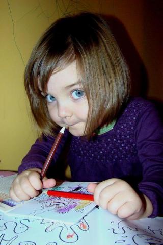 mały picasso<a href="profile.php?lookup=381"> - anitaulka</a><br/>
		         Komentarzy: 3
 Obejrzano:  31625 Ocena: <img src="images/star.gif" alt="*" style="vertical-align:middle"/><img src="images/star.gif" alt="*" style="vertical-align:middle"/><img src="images/star.gif" alt="*" style="vertical-align:middle"/><img src="images/star.gif" alt="*" style="vertical-align:middle"/><img src="images/star.gif" alt="*" style="vertical-align:middle"/>
